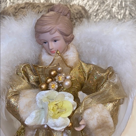 Gold angel tree topper with beautiful dress - Picture 2 of 8